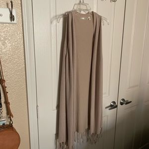 Tan sleeveless fringe duster